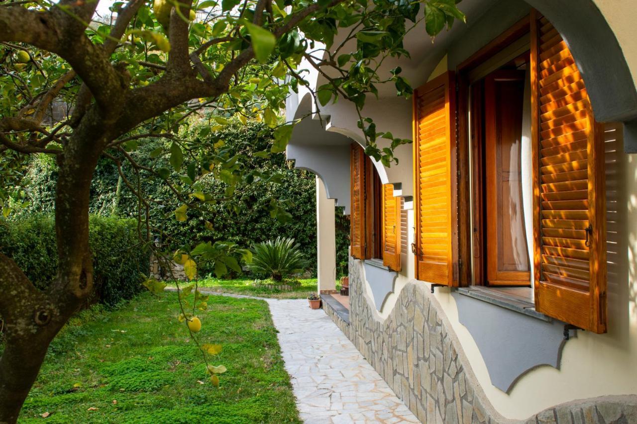 Villa Dei Fiori - Exclusive Villa With Garden In Sorrento Coast Vico Equense Exteriör bild